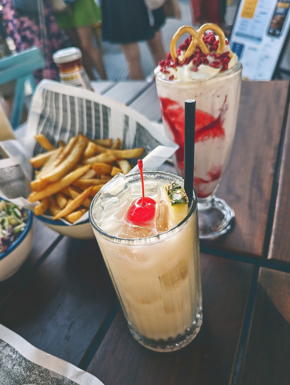 Thickshakes and chips at Ribs and Burgers